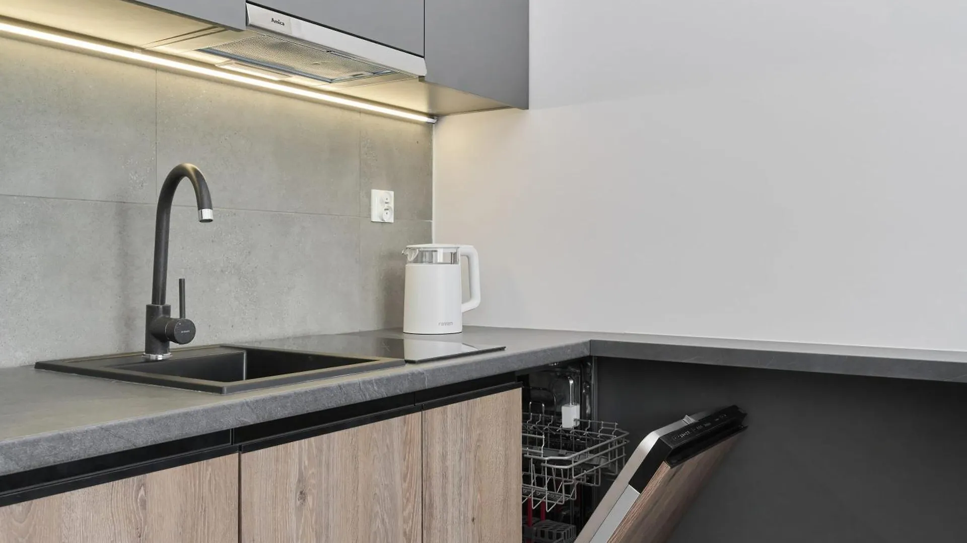 Rent Like Home - Spacious Studio With Balcony Slonimskiego 2 Wroclaw Apartment